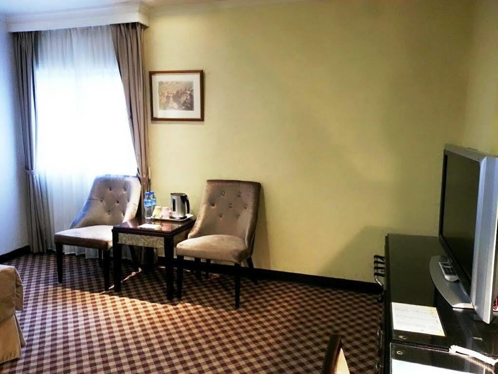 Astar Hotel Тайпей Екстериор снимка