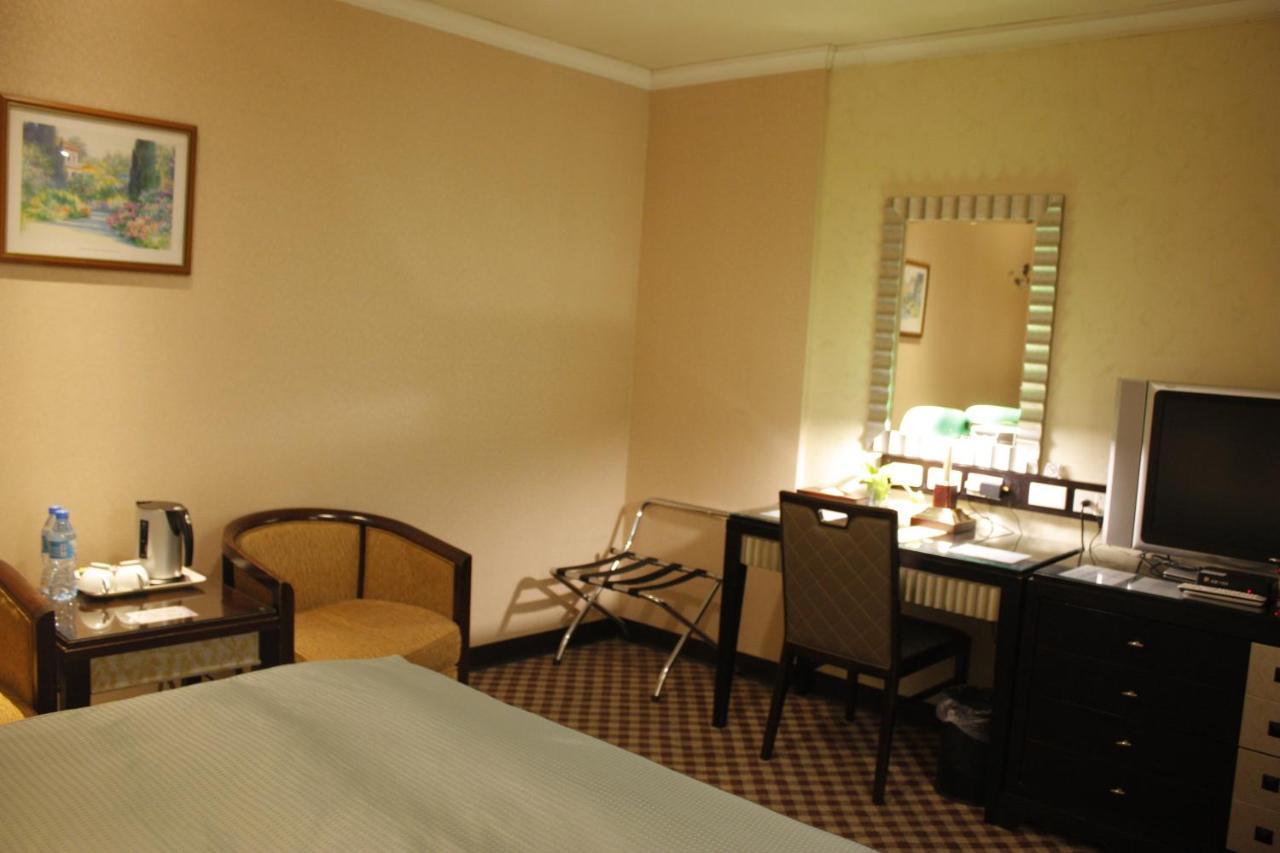 Astar Hotel Тайпей Екстериор снимка