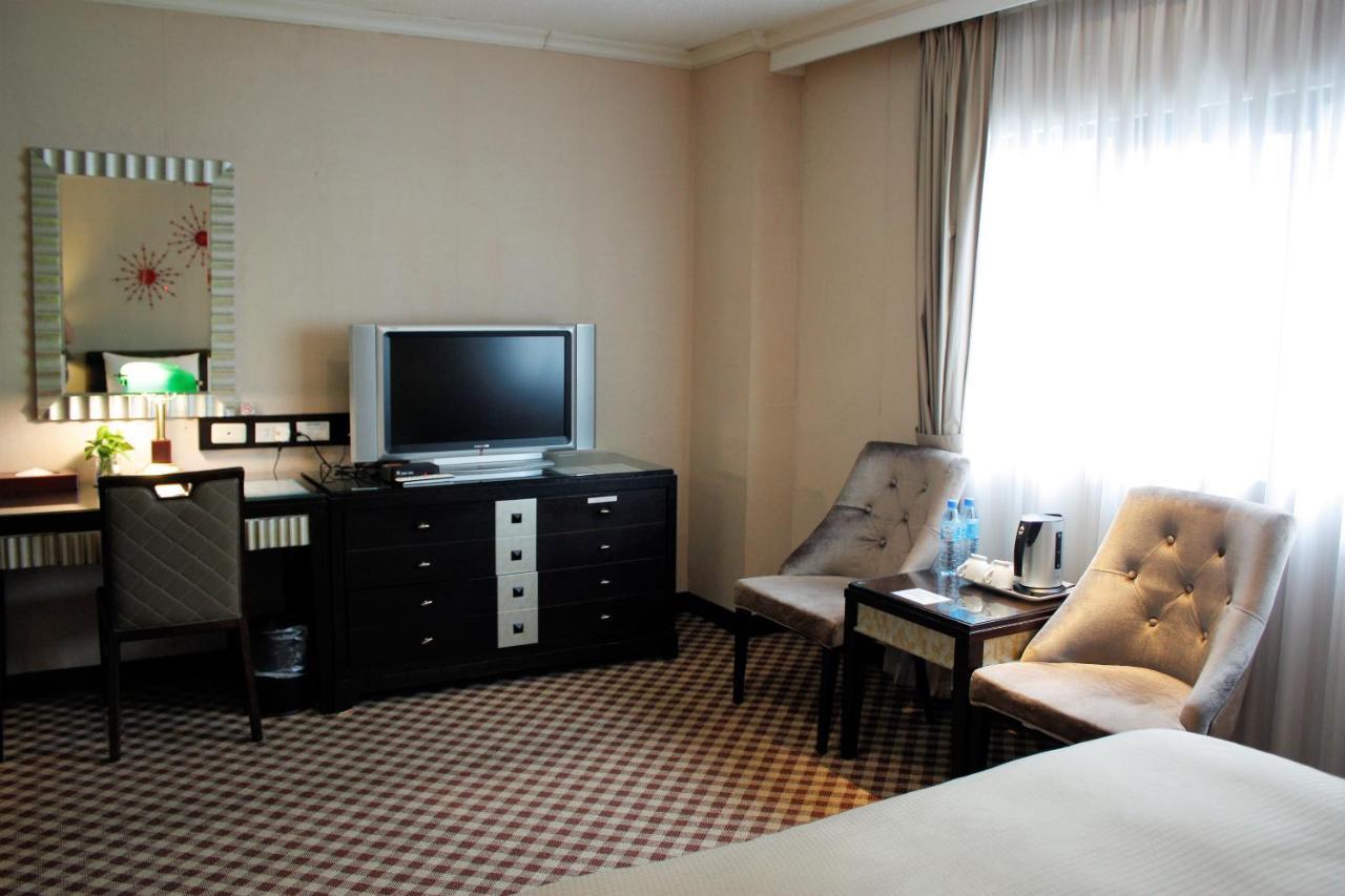 Astar Hotel Тайпей Екстериор снимка