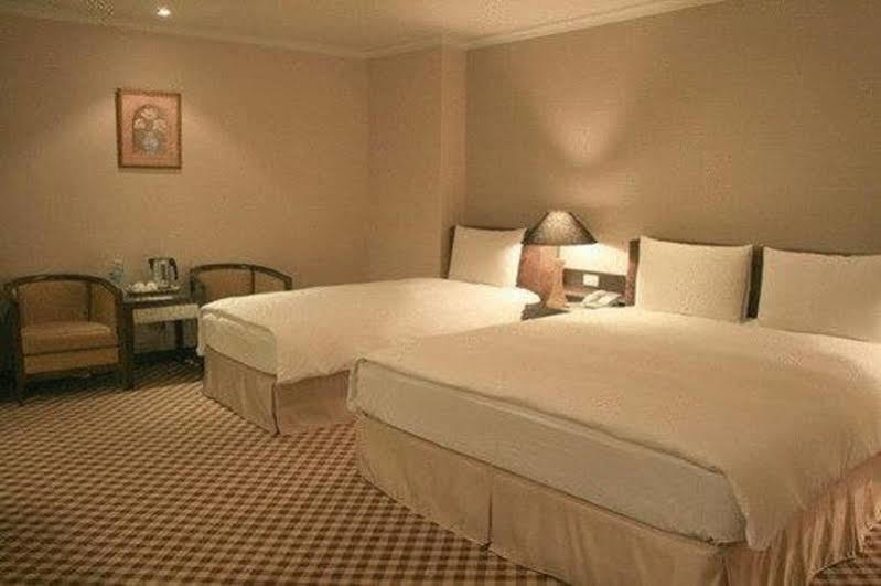 Astar Hotel Тайпей Екстериор снимка