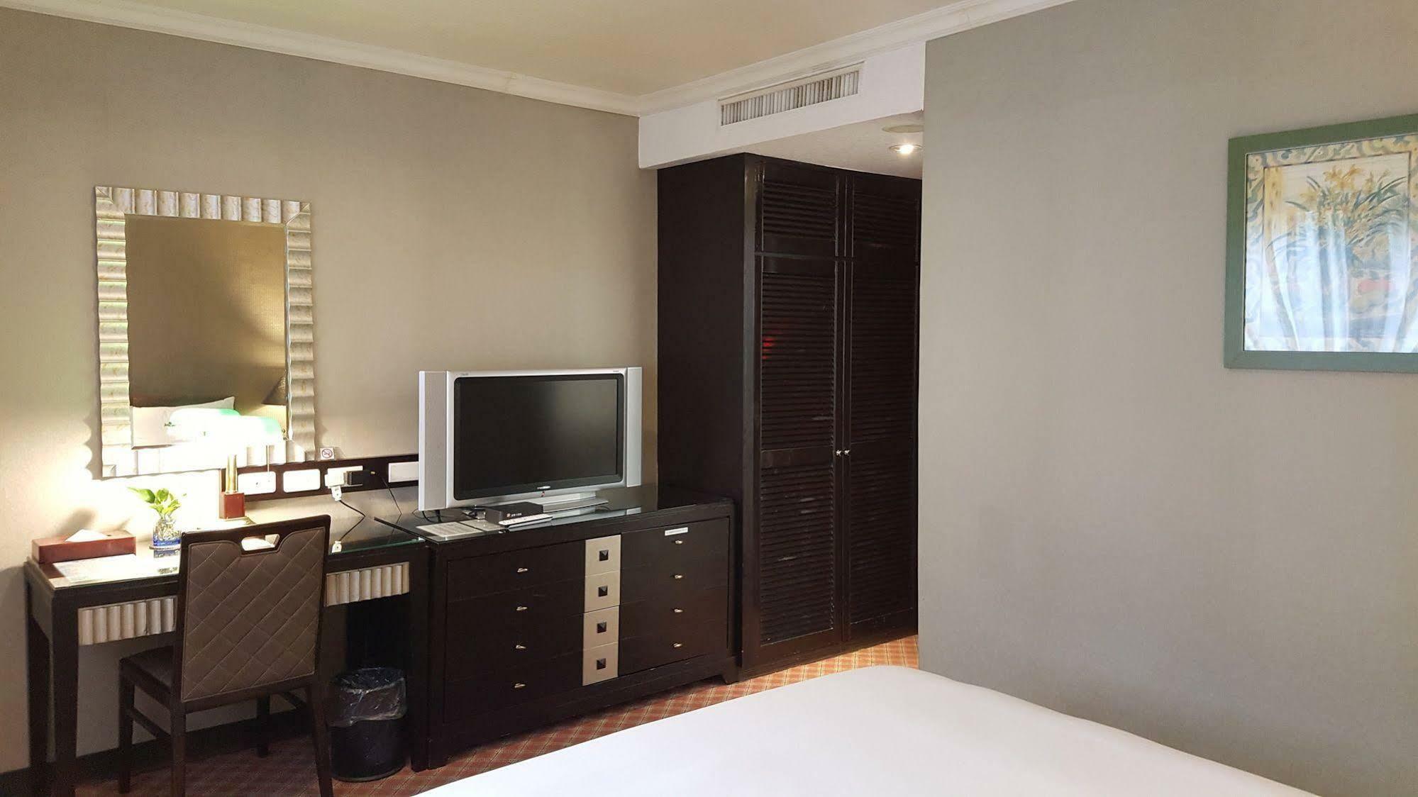 Astar Hotel Тайпей Екстериор снимка
